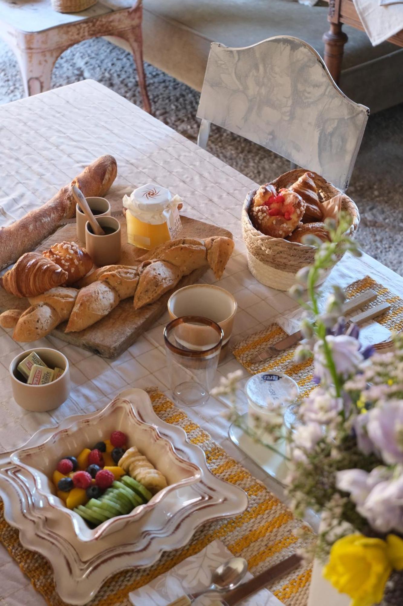 La Petite Parenthese Bed & Breakfast Chaveyriat Exterior photo